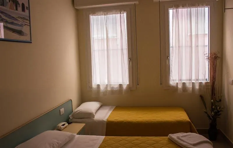 Hotel Cuba Nuova Gestione ريميني 3*,  إيطاليا